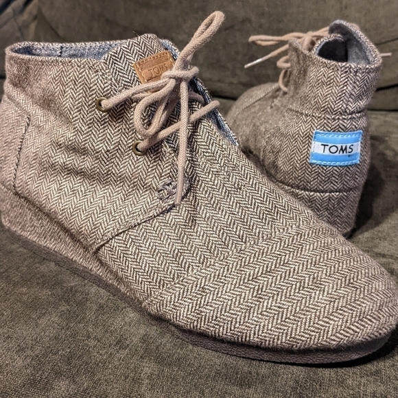 TOMS wedge lace up booties - Picture 3 of 11